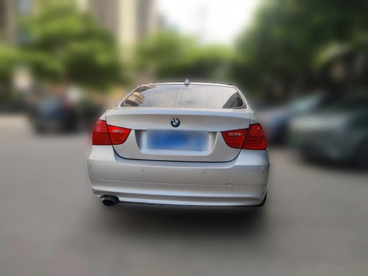 BMW 3 Series 2012 318i Leading Model — миниатюра 5