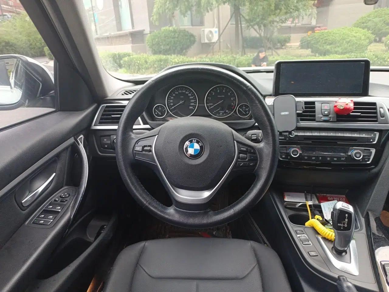 BMW 3 Series 2017 320Li Fashion Model — миниатюра 10