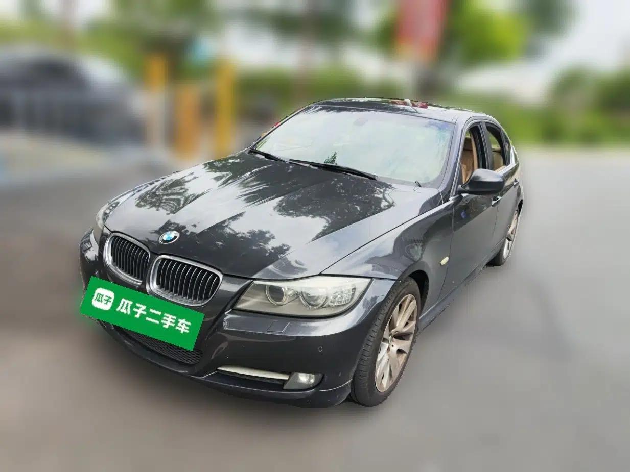 BMW 3 Series 2012 320i Luxury Edition — миниатюра 1