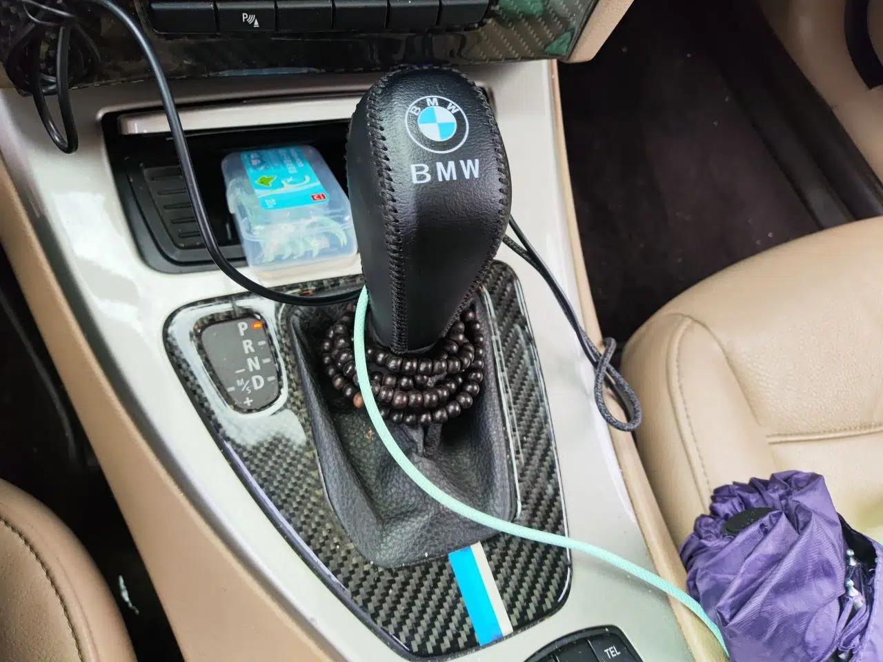 BMW 3 Series 2012 320i Luxury Edition — миниатюра 14