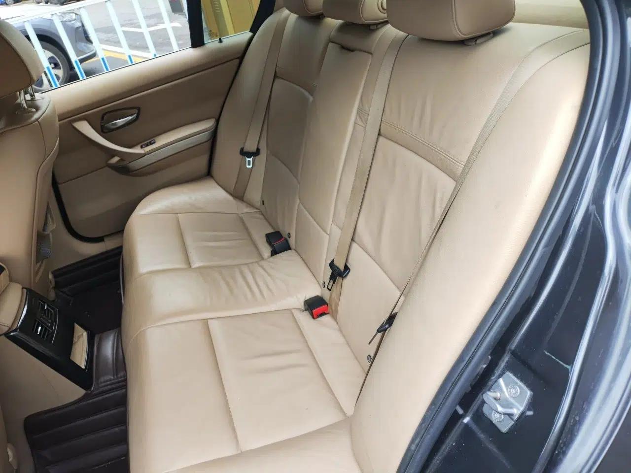 BMW 3 Series 2012 320i Luxury Edition — миниатюра 17