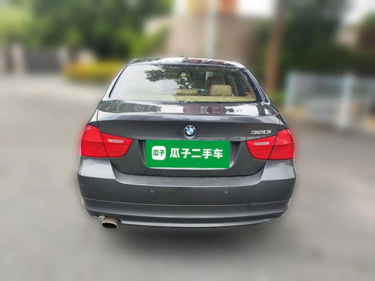 BMW 3 Series 2012 320i Luxury Edition — миниатюра 5