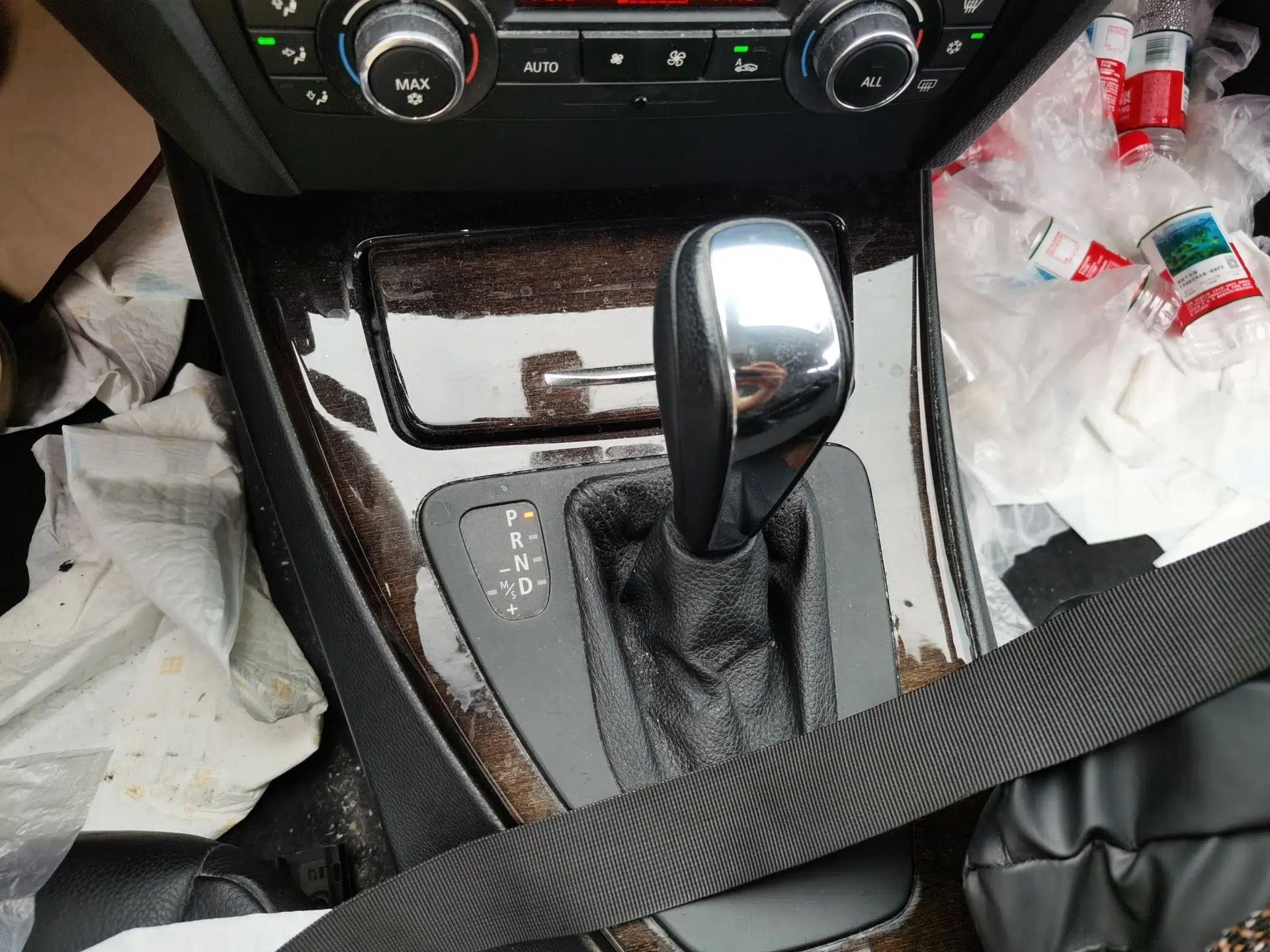 BMW 3 Series 2011 320i Coupe — миниатюра 14