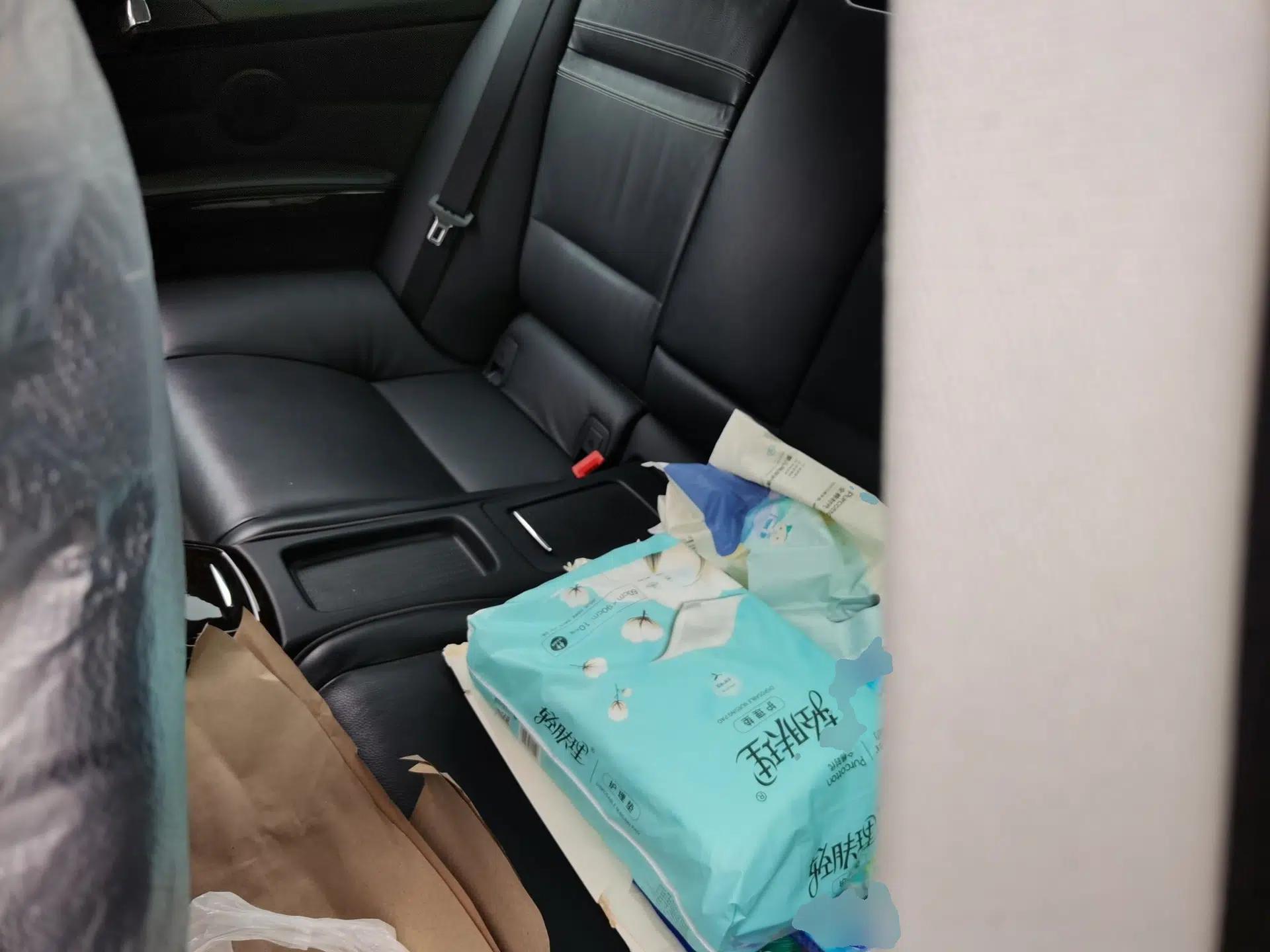 BMW 3 Series 2011 320i Coupe — миниатюра 17