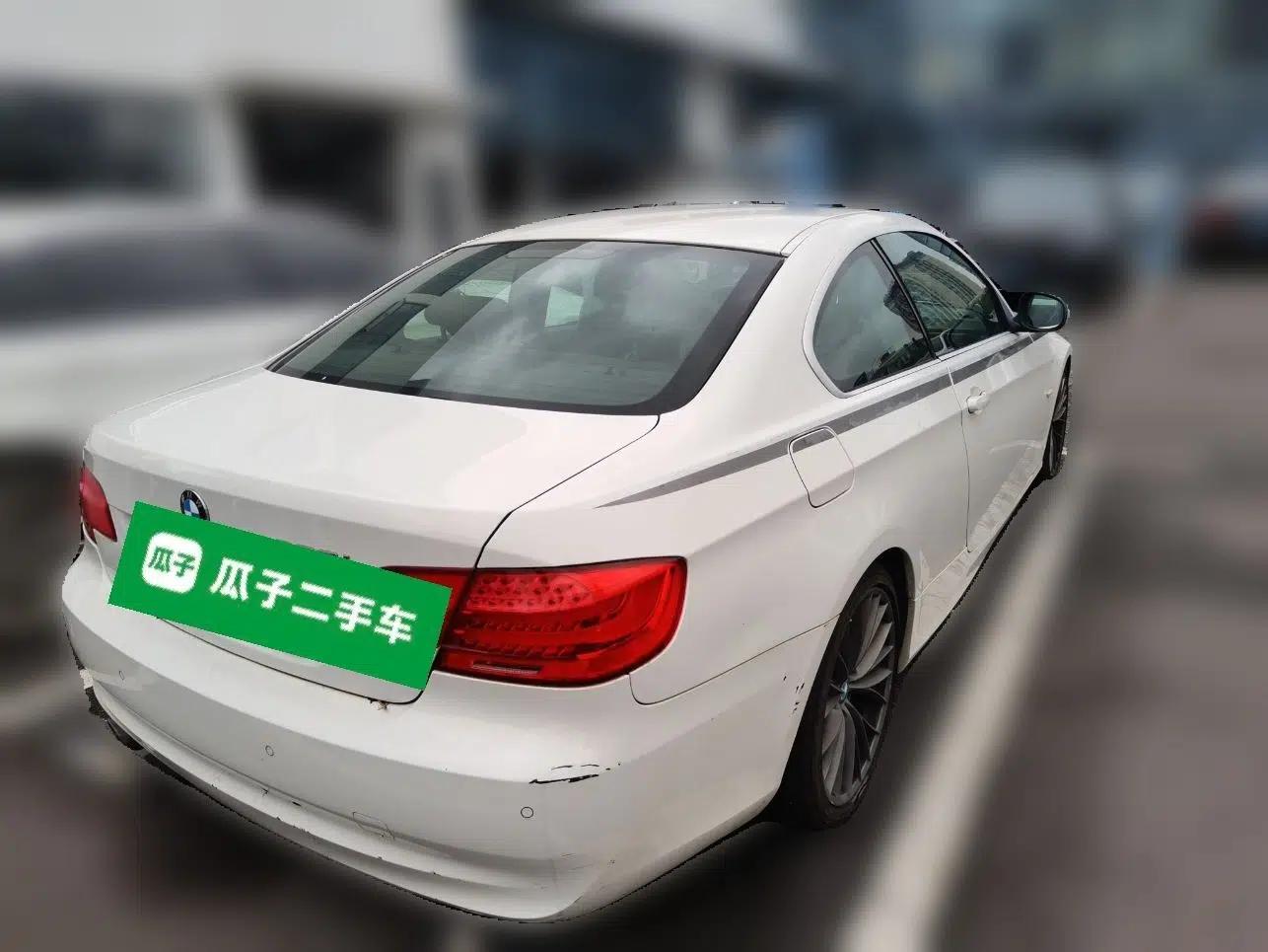 BMW 3 Series 2011 320i Coupe — миниатюра 6