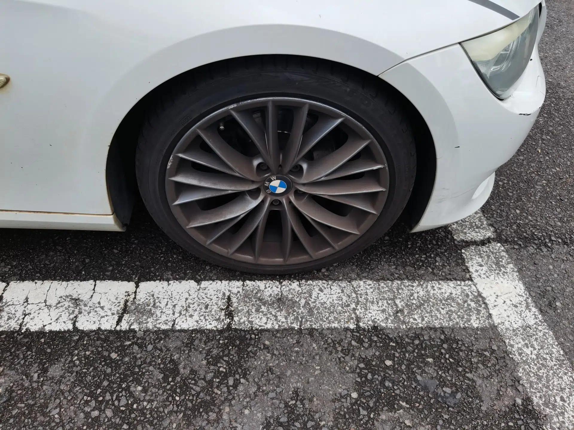 BMW 3 Series 2011 320i Coupe — миниатюра 8