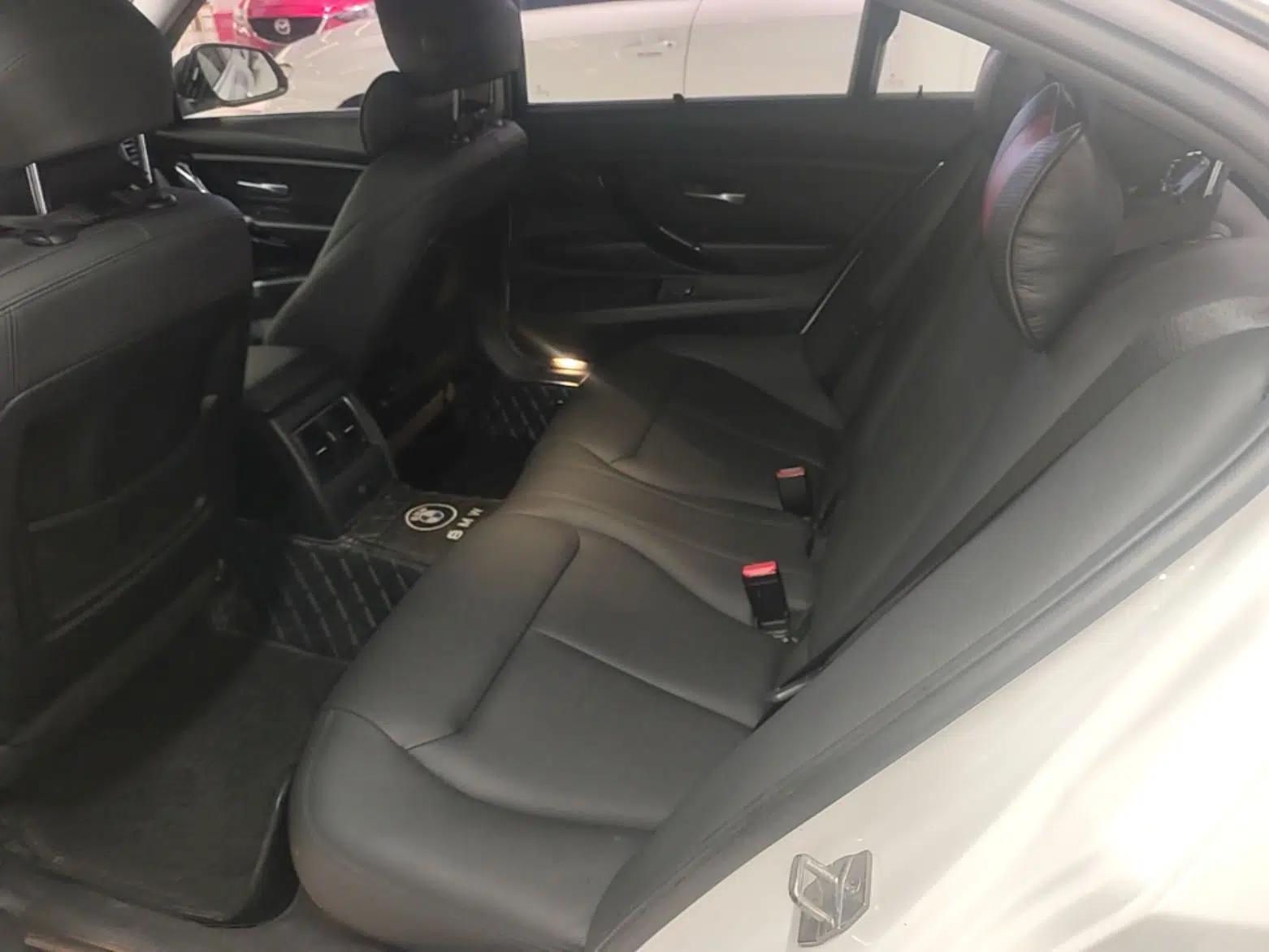 BMW 3 Series 2018 318Li — миниатюра 25