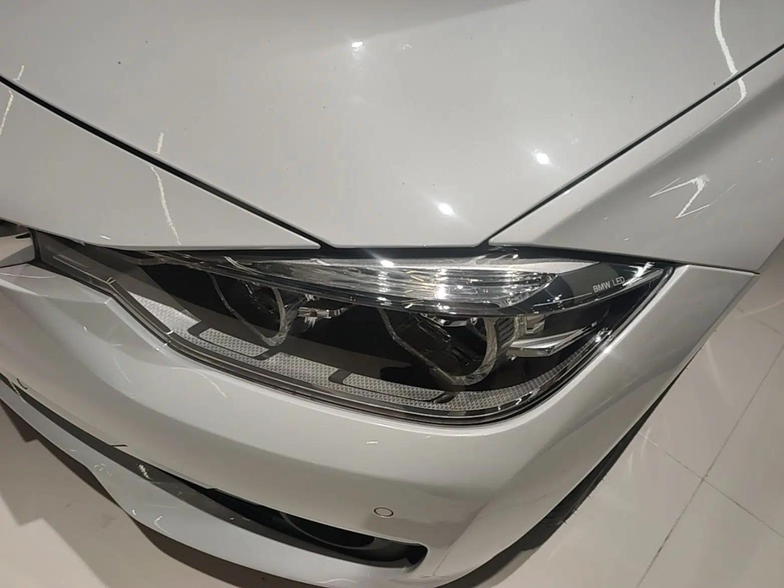 BMW 3 Series 2018 318Li — миниатюра 8