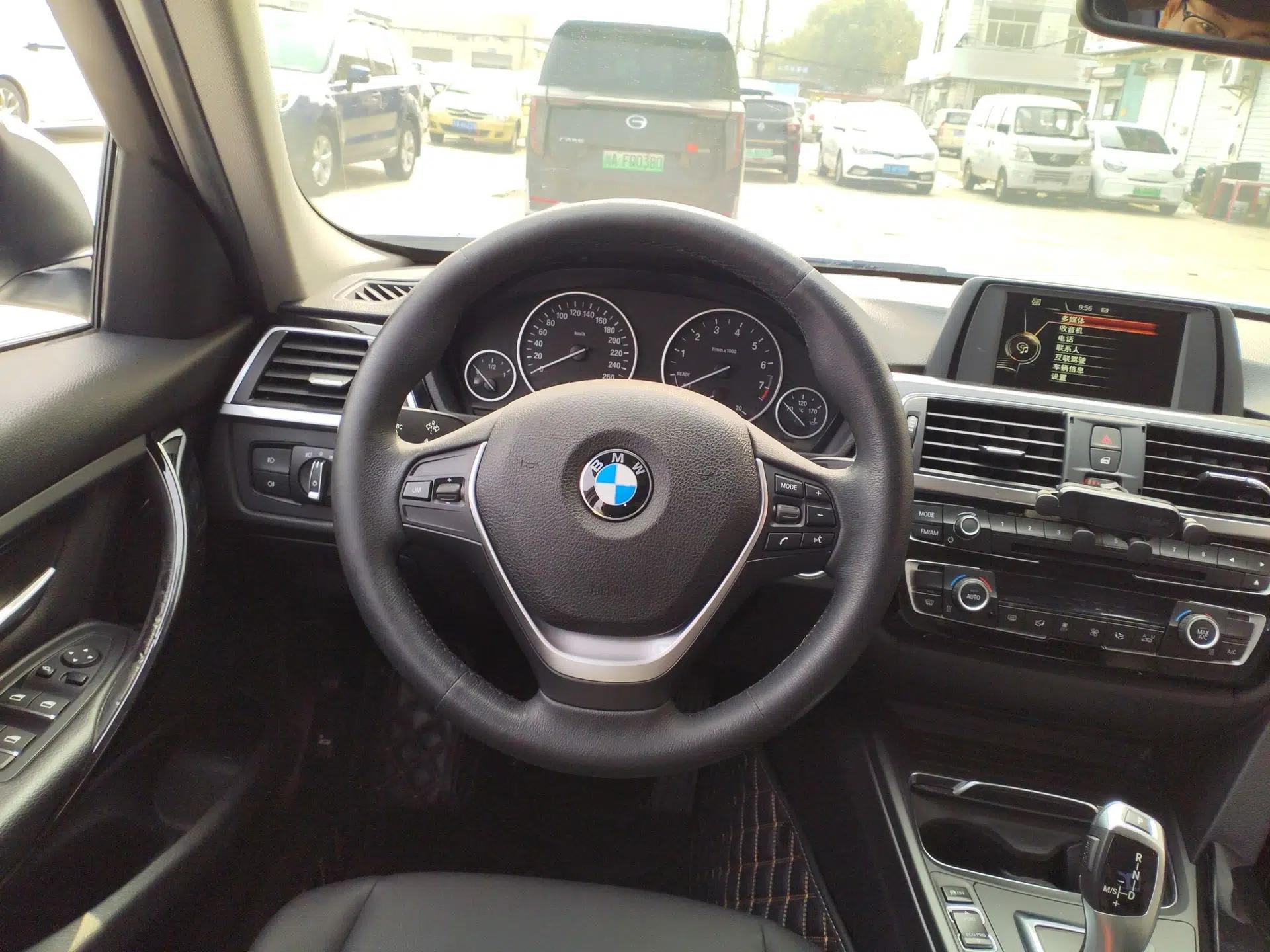 BMW 3 Series 2017 320Li Fashion Model — миниатюра 18