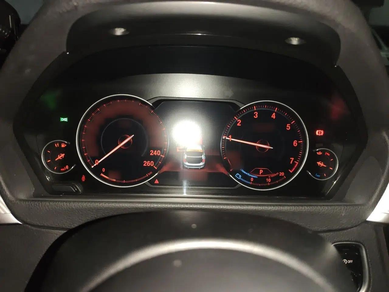BMW 3 Series 2018 330i M Sport Night Edition — миниатюра 10