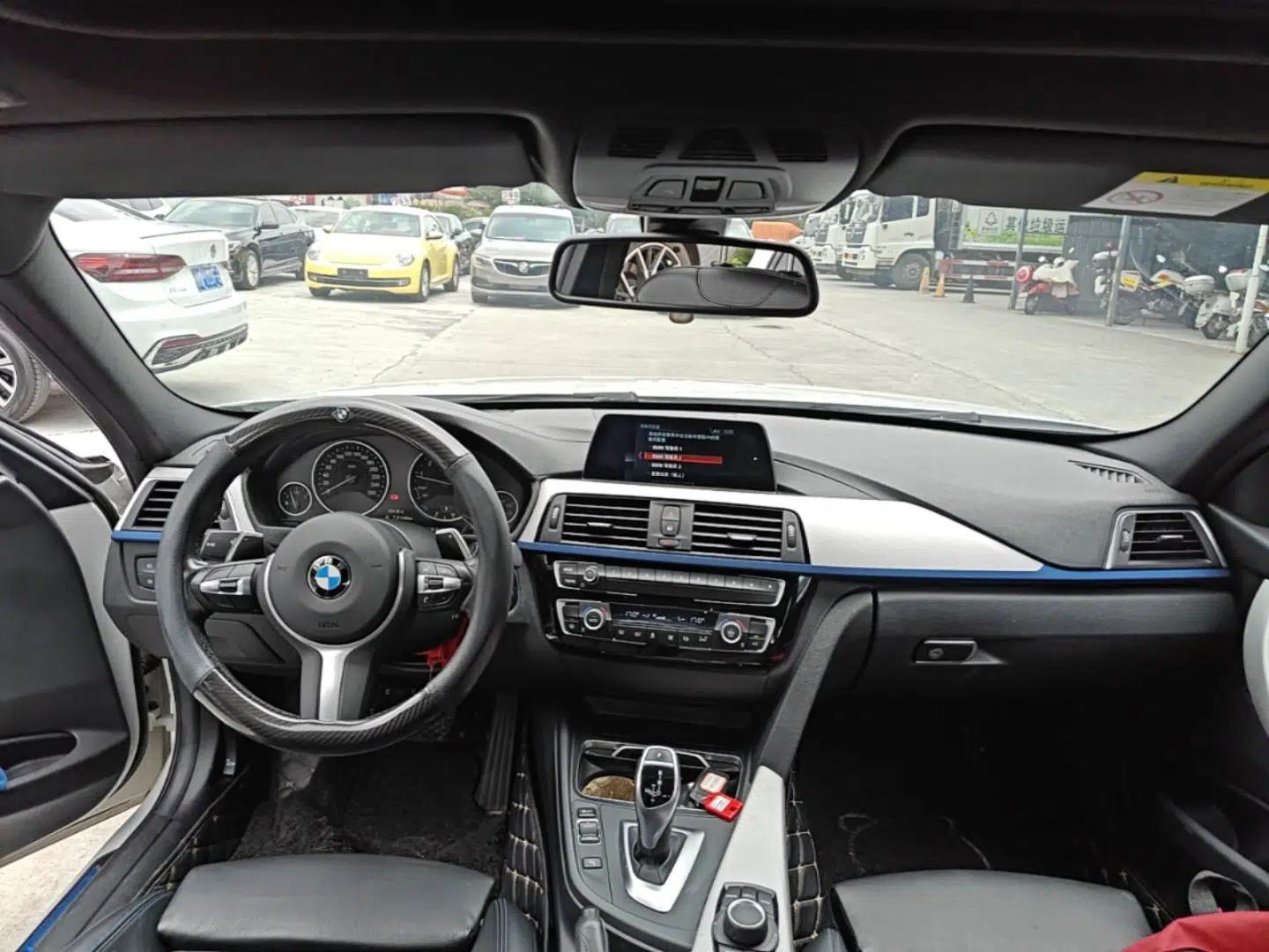 BMW 3 Series 2018 320i M Sport Package — миниатюра 12