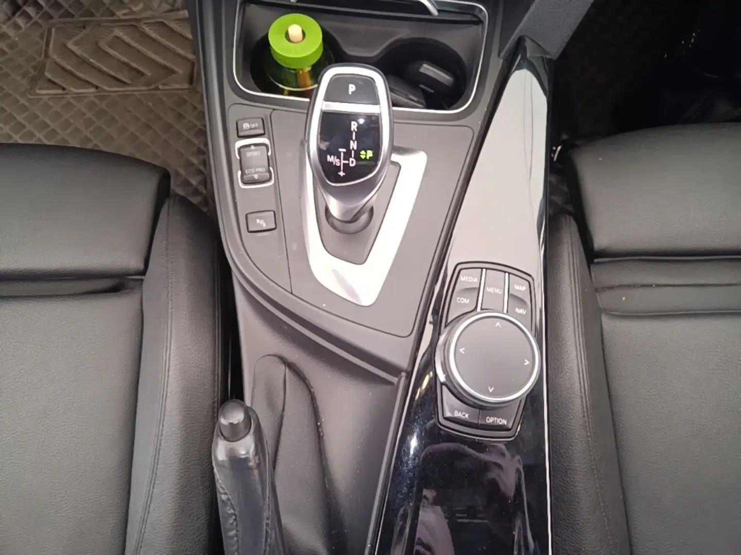 BMW 3 Series 2019 320Li M Sport Package — миниатюра 16