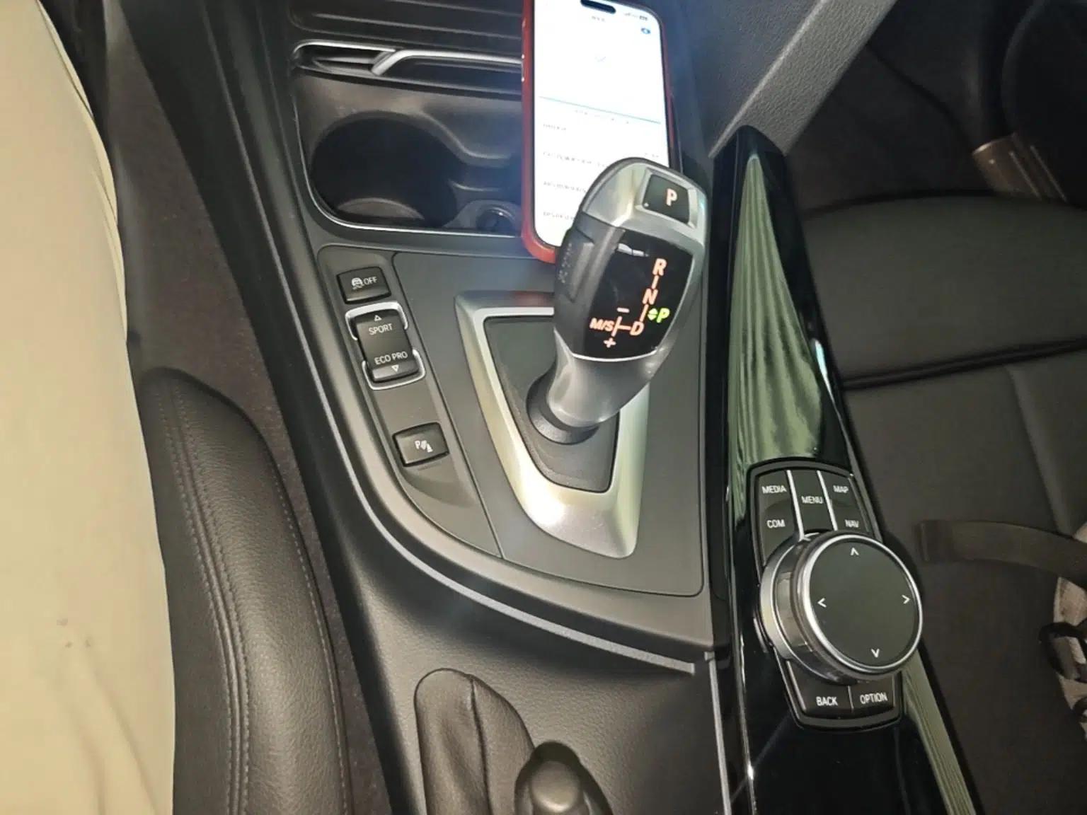 BMW 3 Series 2019 320Li Fashion Model — миниатюра 16