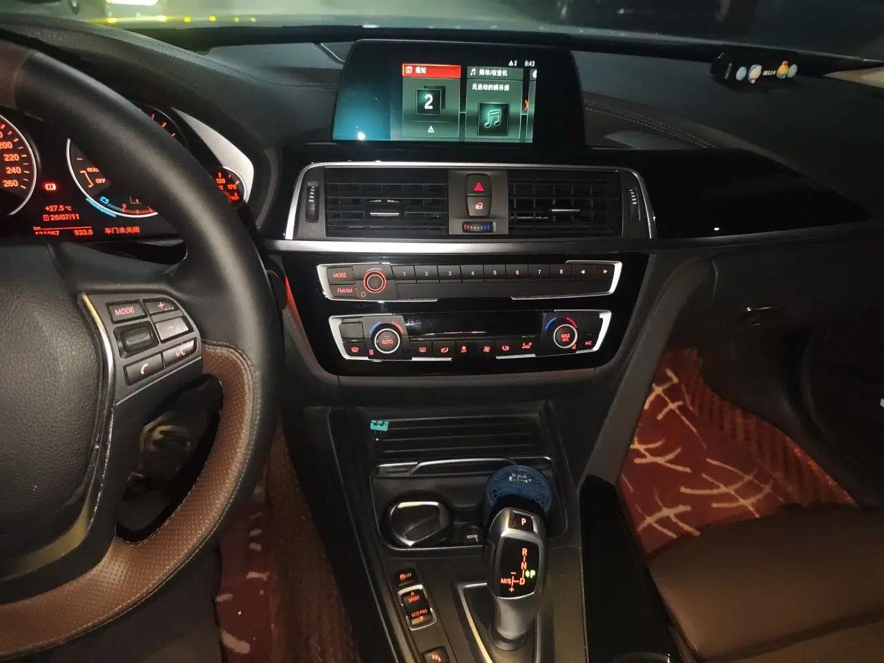 BMW 3 Series 2018 320Li Fashion Model — миниатюра 13