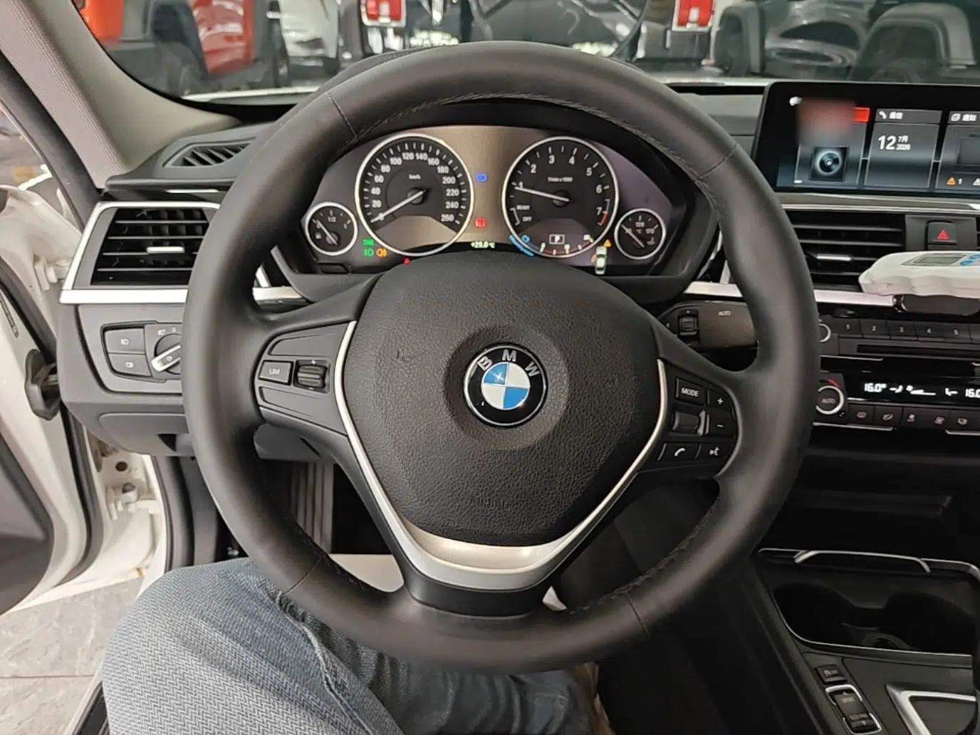 BMW 3 Series 2019 320Li Fashion Model — миниатюра 13