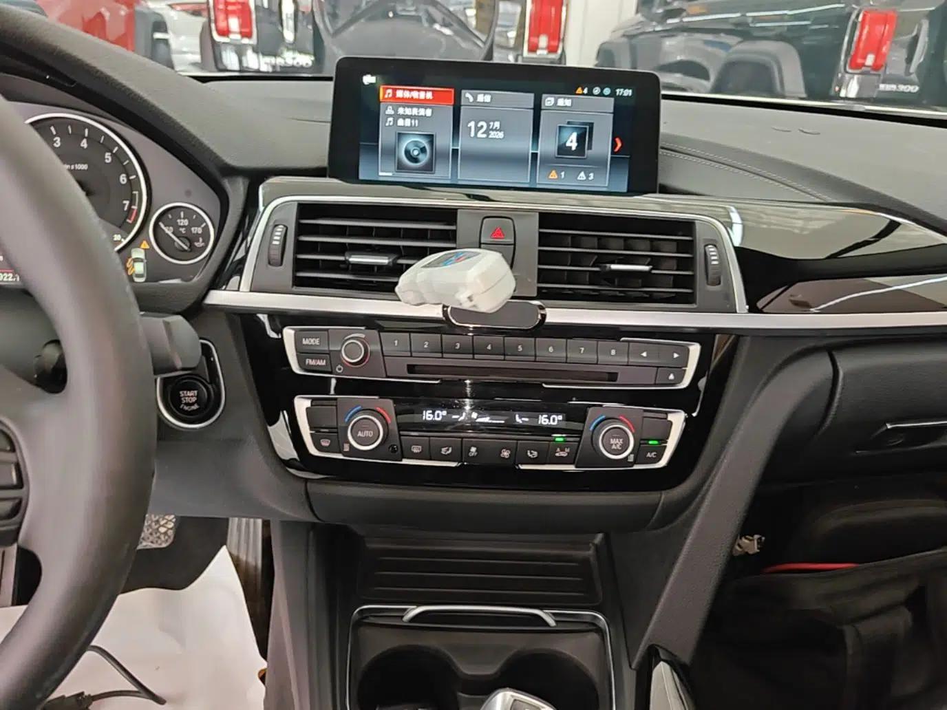 BMW 3 Series 2019 320Li Fashion Model — миниатюра 15