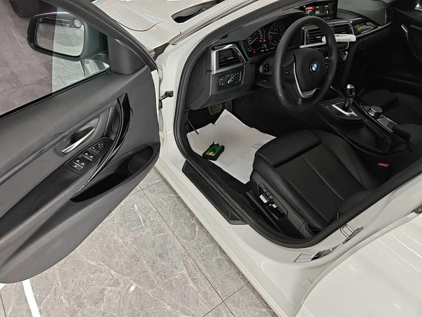 BMW 3 Series 2019 320Li Fashion Model — миниатюра 18