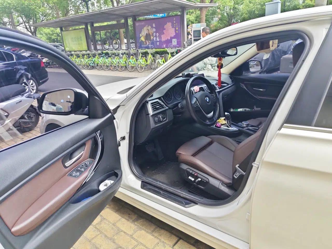 BMW 3 Series 2019 320Li Fashion Model — миниатюра 16