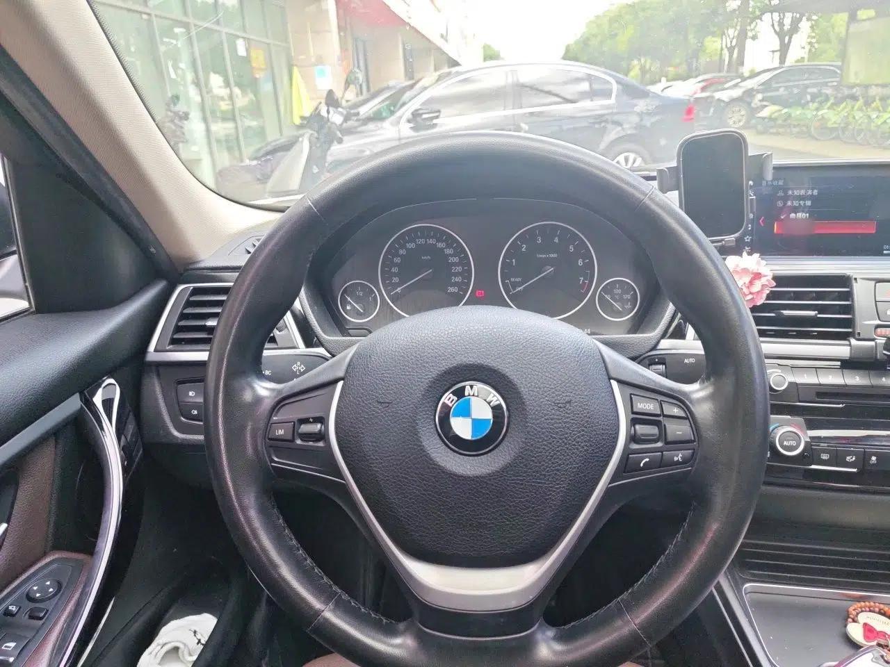 BMW 3 Series 2019 320Li Fashion Model — миниатюра 10
