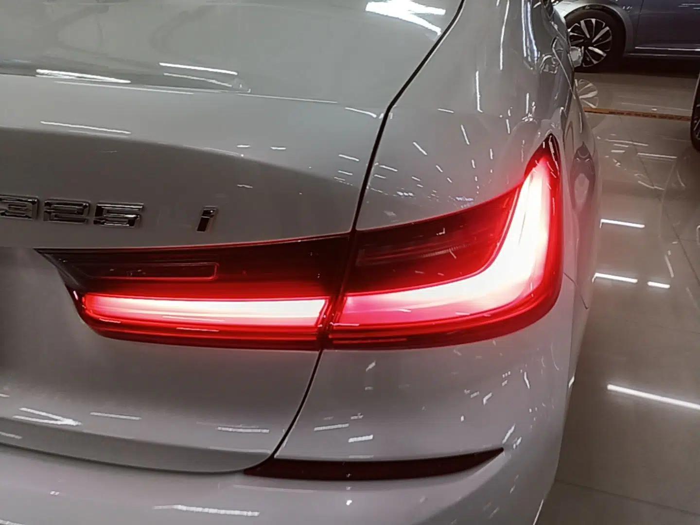 BMW 3 Series 2022 325Li M Sport Package — миниатюра 9
