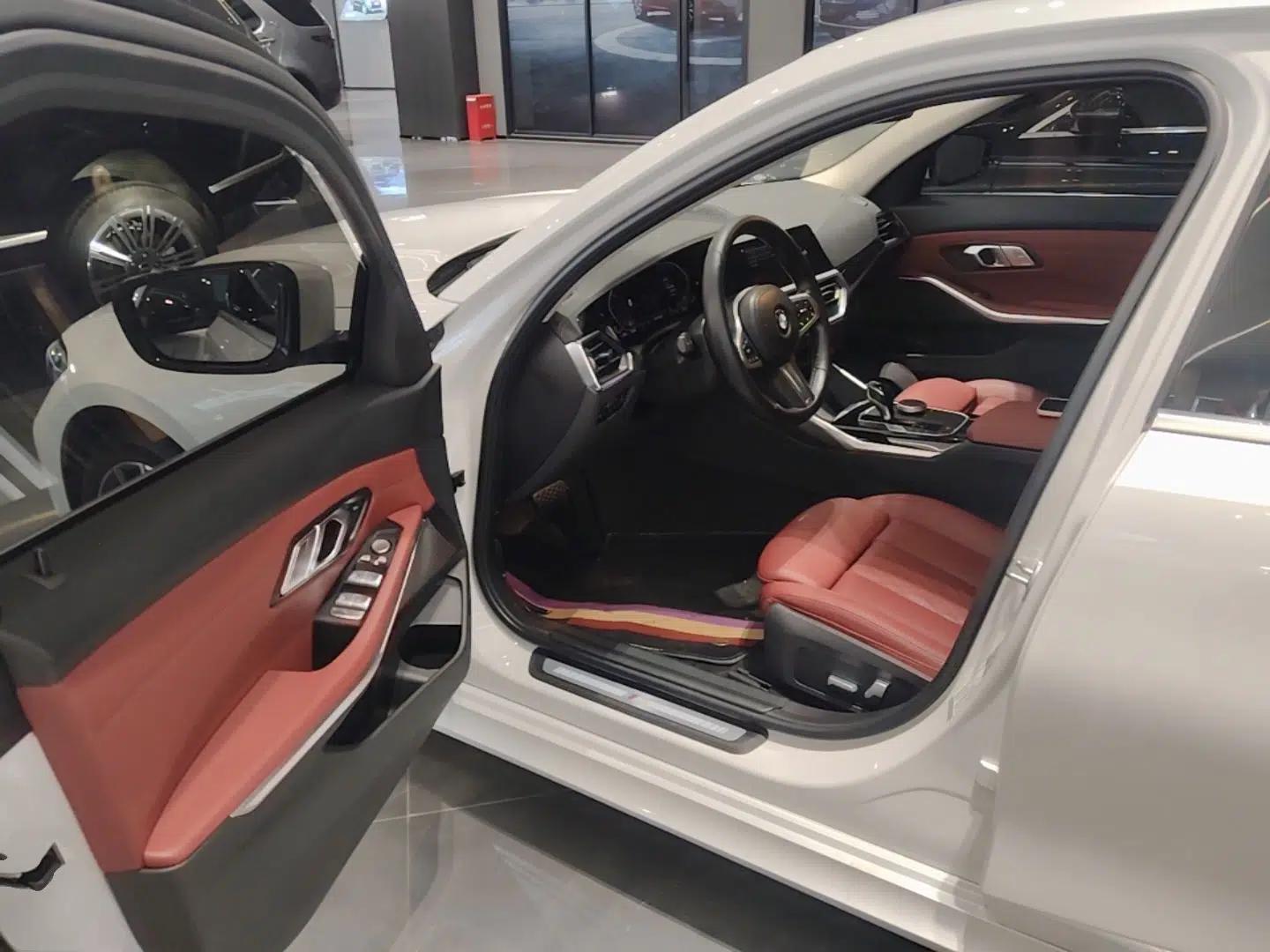 BMW 3 Series 2022 320Li M Sport Package — миниатюра 23