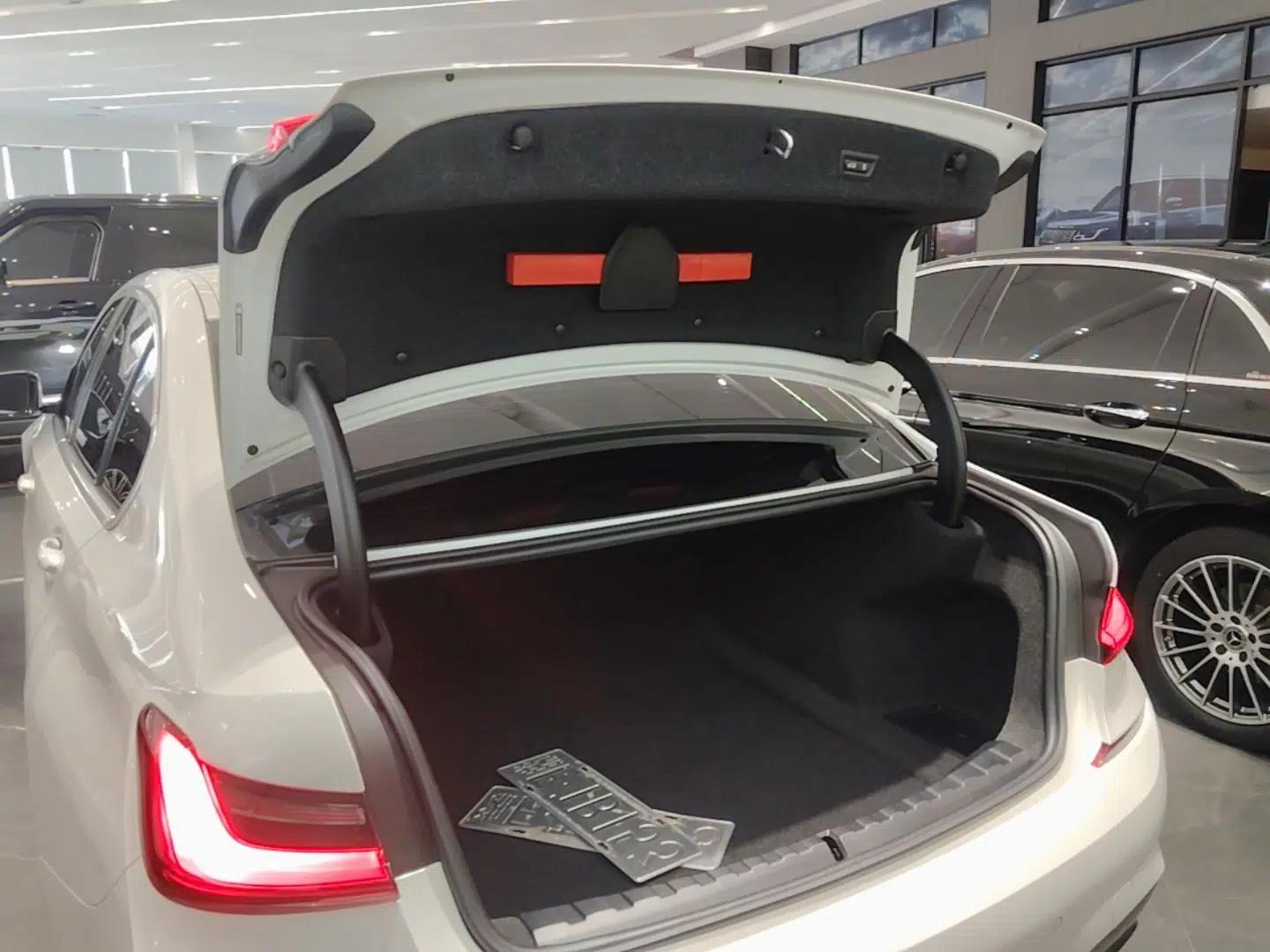 BMW 3 Series 2022 320Li M Sport Package — миниатюра 27