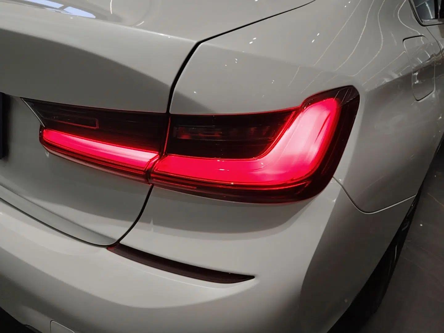 BMW 3 Series 2022 320Li M Sport Package — миниатюра 9