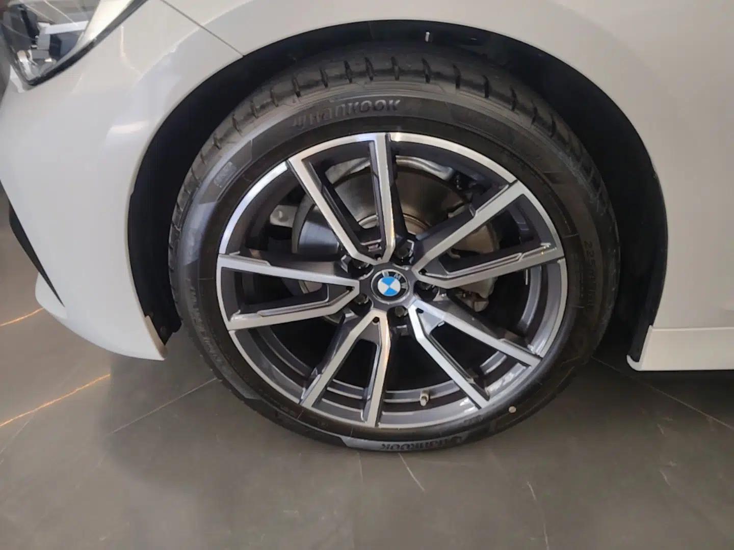 BMW 3 Series 2022 320Li M Sport Package — миниатюра 10