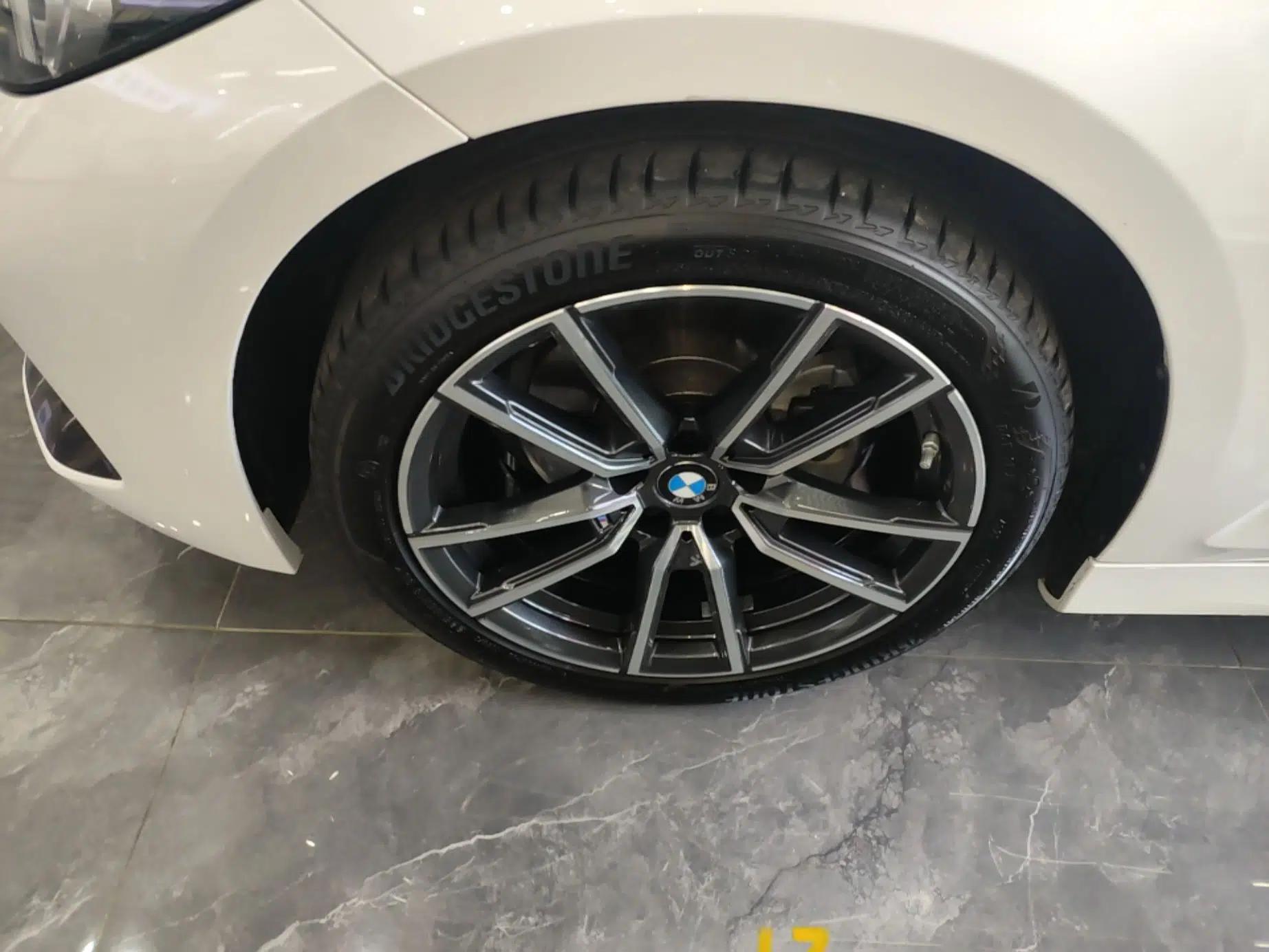 BMW 3 Series 2024 320Li M Sport Package — миниатюра 10