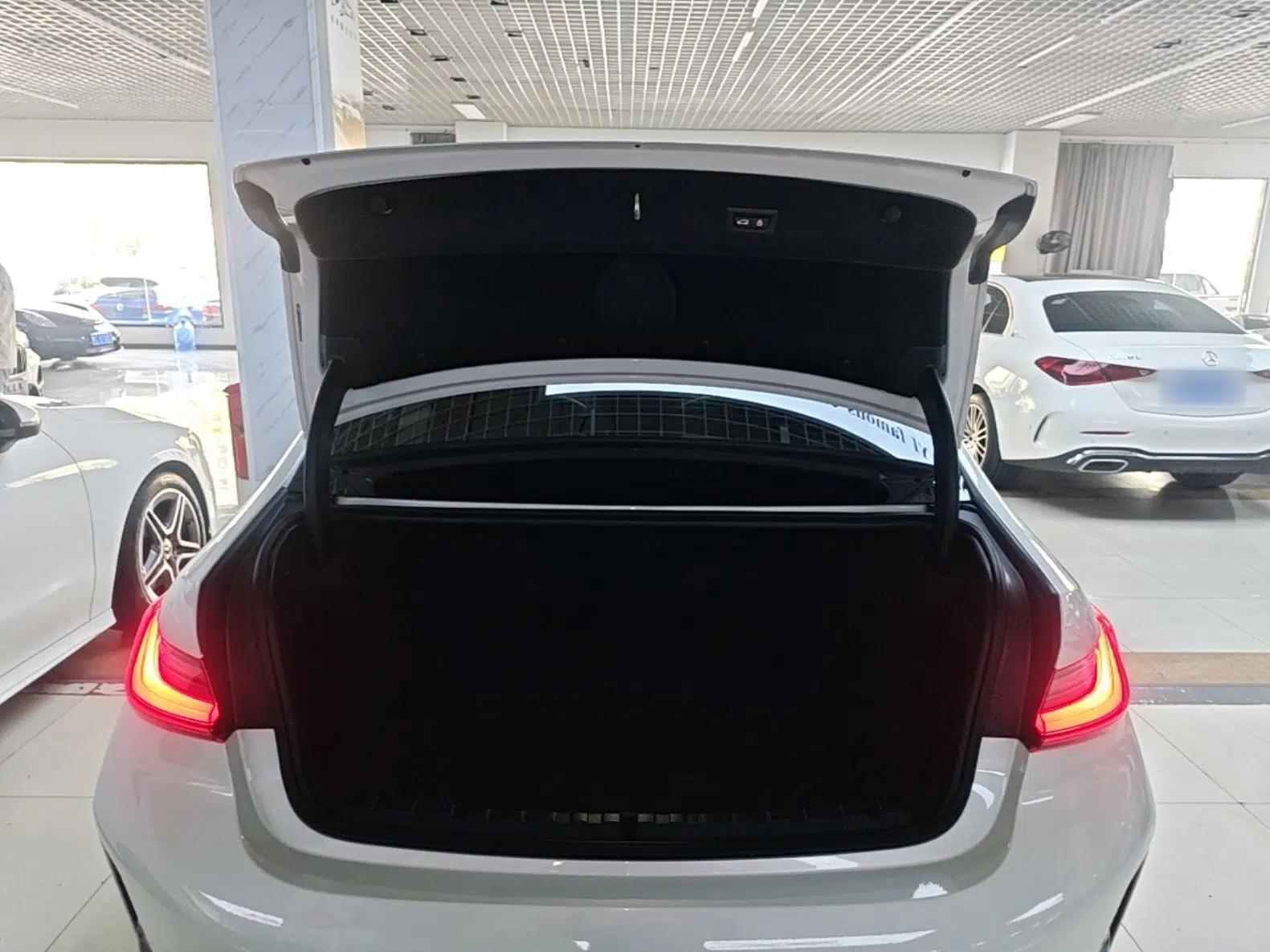 BMW 3 Series 2023 325Li M Sport Package — миниатюра 27
