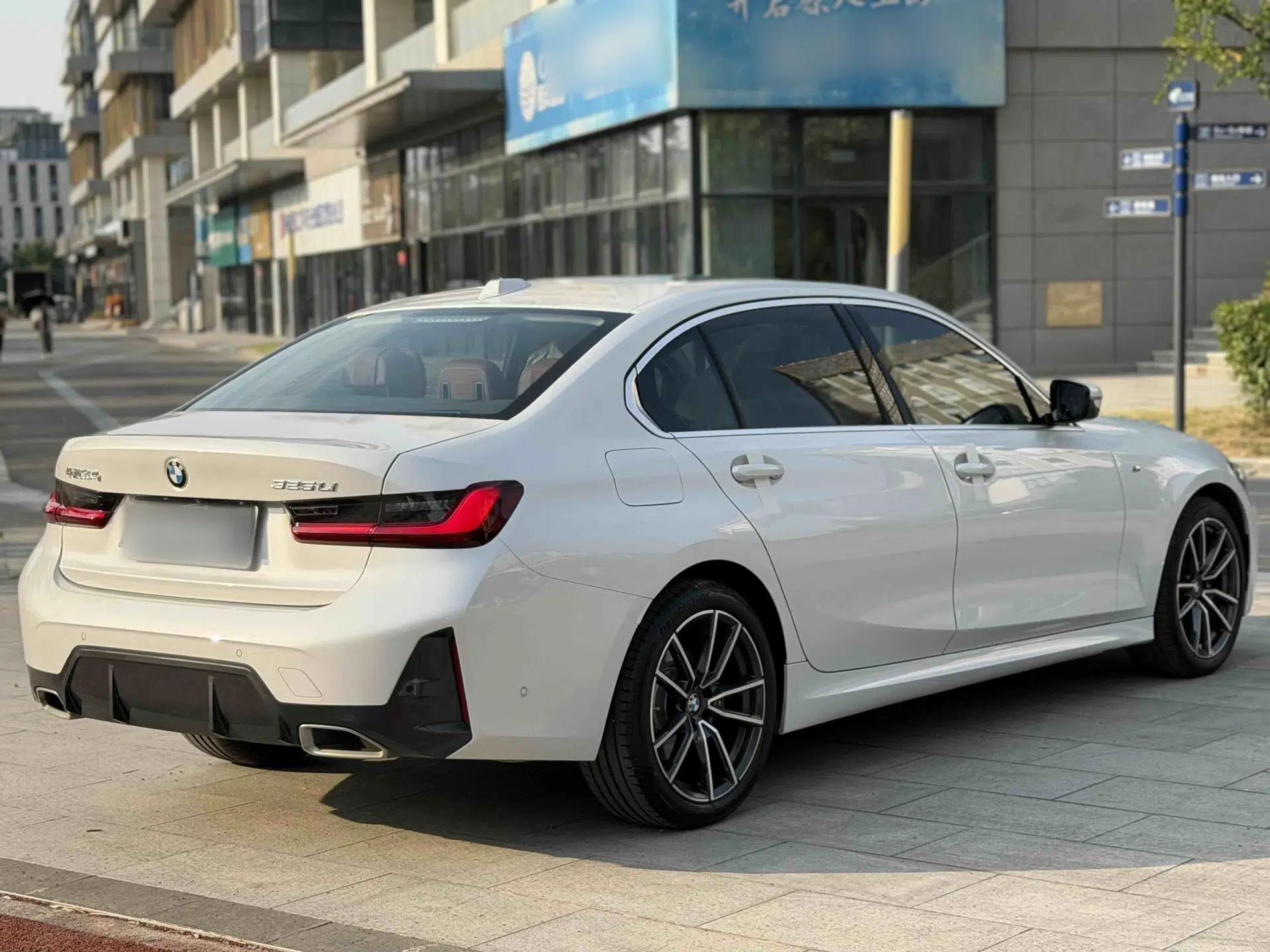 BMW 3 Series 2024 325Li M Sport Package — миниатюра 5