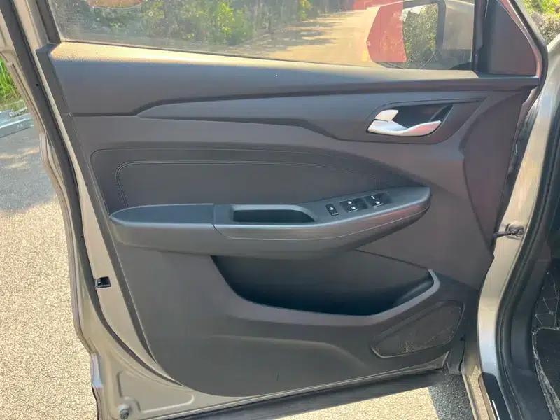 Wuling Hongguang S3 2018 1.5L Manual Standard Model (National V Emission Standard) — миниатюра 12