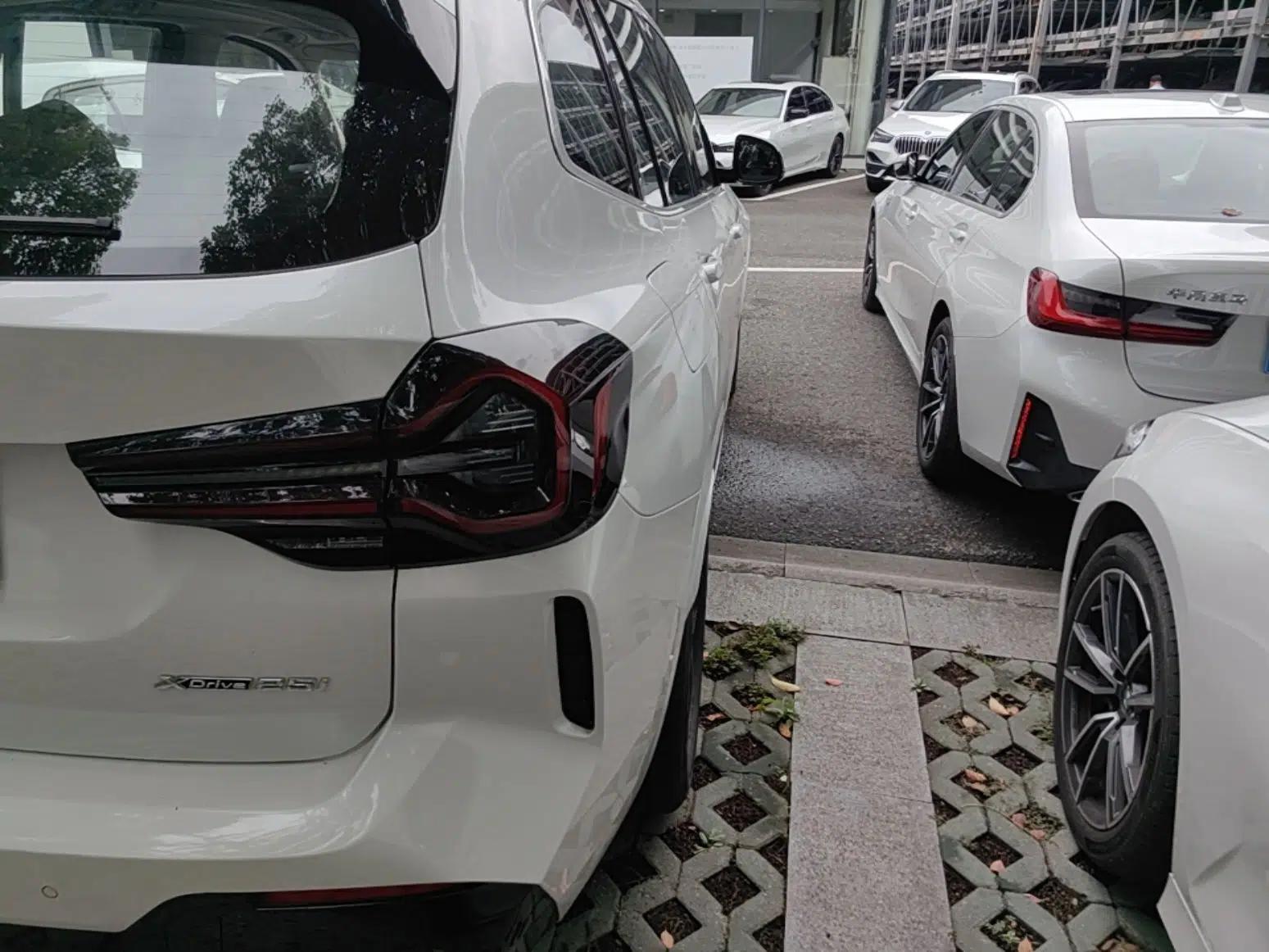 BMW X3 2023 xDrive25i M Sport Package — миниатюра 9