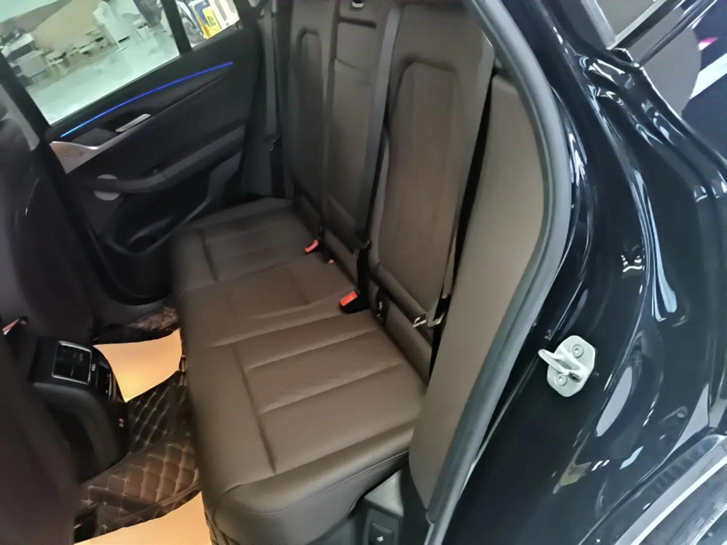 BMW X3 2023 Restyled xDrive30i Leading Edition M Night Sky Package — миниатюра 20