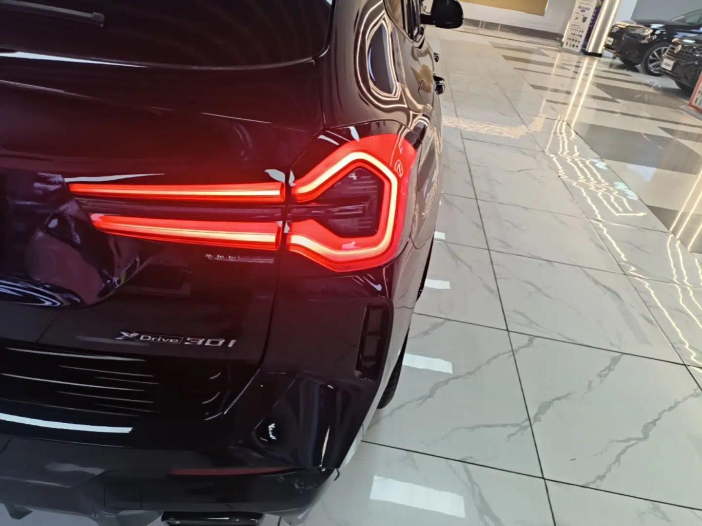 BMW X3 2023 Restyled xDrive30i Leading Edition M Night Sky Package — миниатюра 9