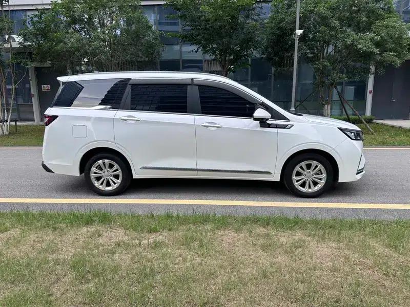Wuling Jiachen 2022 1.5T CVT Premium Flagship Edition — миниатюра 8