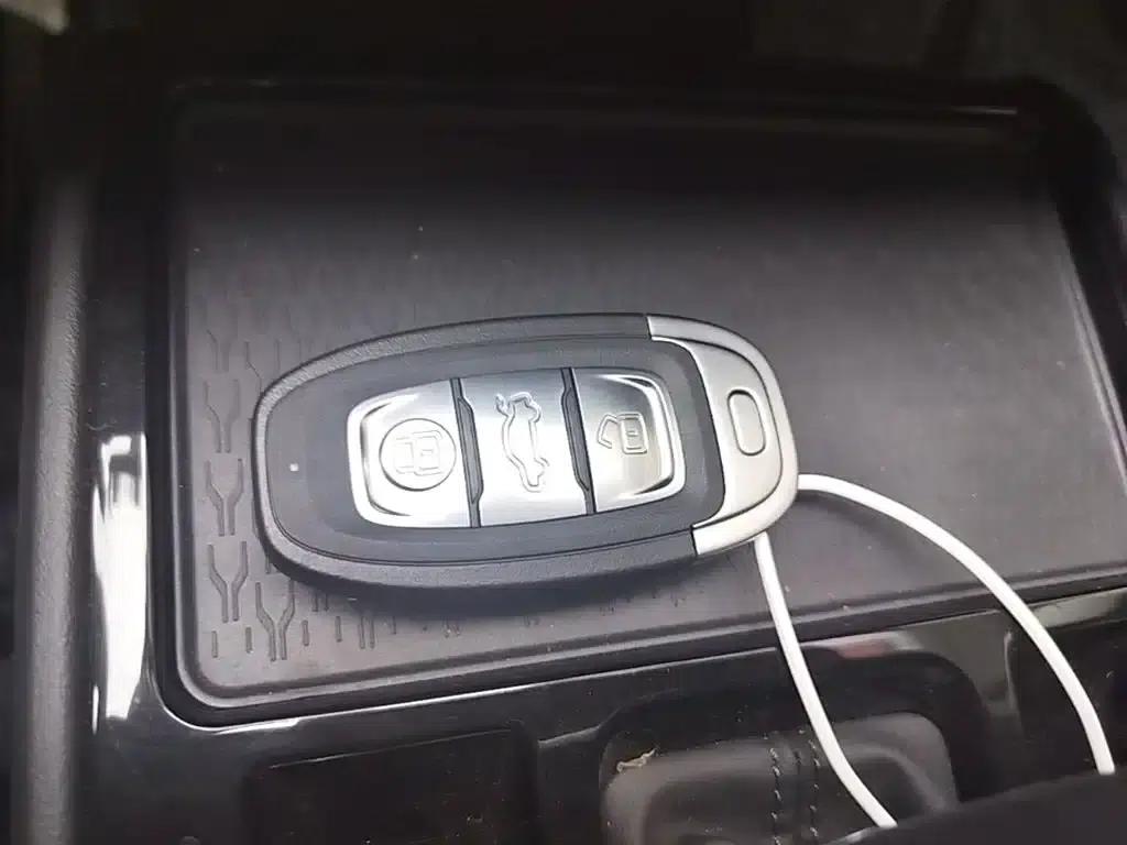 Hongqi E-QM5 2024 Model 610km Plus — миниатюра 9
