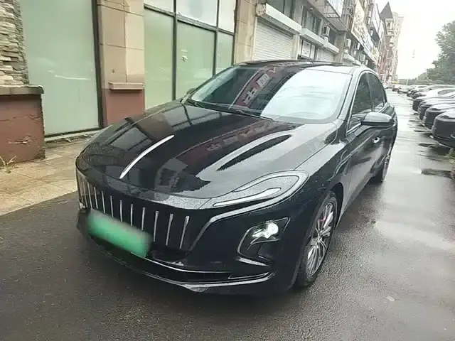 Hongqi E-QM5 2024 Model 610km Plus