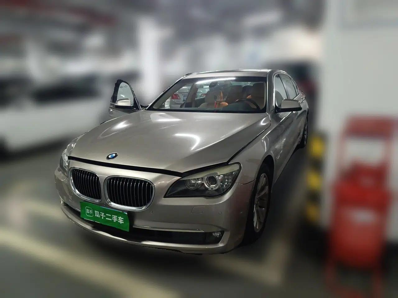 BMW 7 Series 2009 740Li Leading Model — миниатюра 1