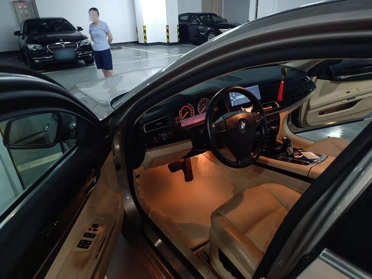 BMW 7 Series 2009 740Li Leading Model — миниатюра 16