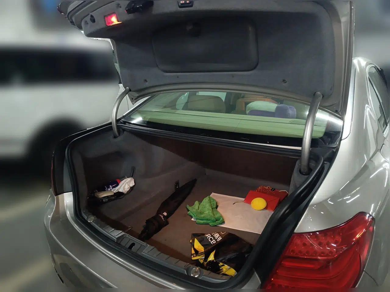 BMW 7 Series 2009 740Li Leading Model — миниатюра 19