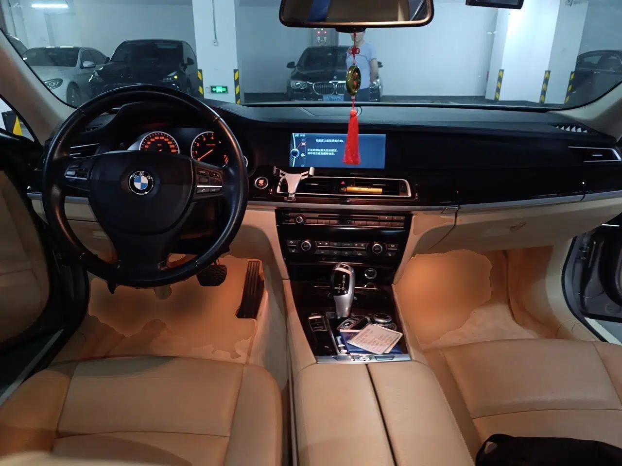 BMW 7 Series 2009 740Li Leading Model — миниатюра 9