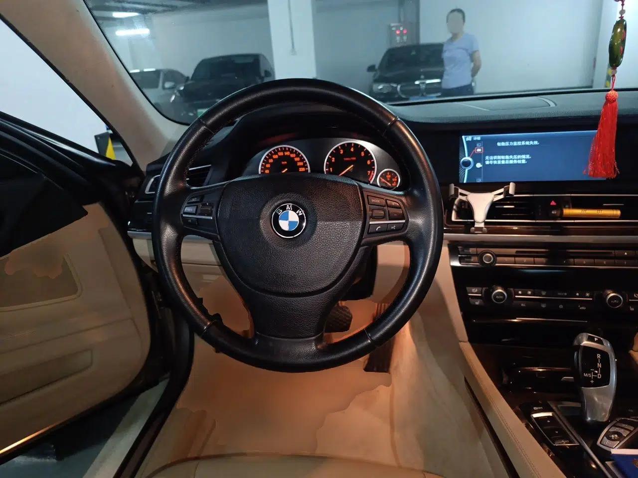 BMW 7 Series 2009 740Li Leading Model — миниатюра 10