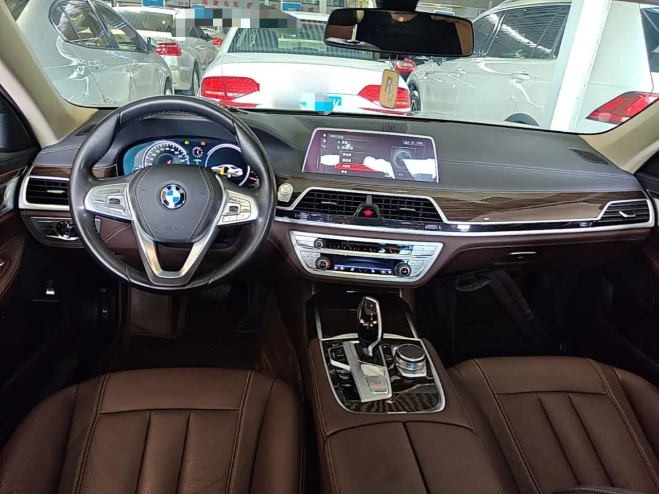 BMW 7 Series 2018 730Li Leading Model Excellence Package — миниатюра 12