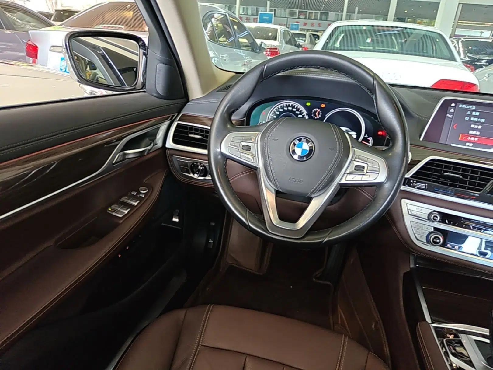 BMW 7 Series 2018 730Li Leading Model Excellence Package — миниатюра 13