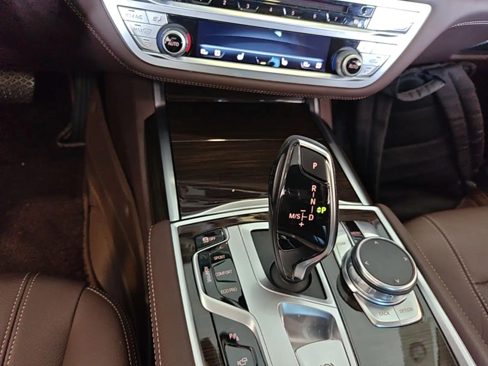 BMW 7 Series 2018 730Li Leading Model Excellence Package — миниатюра 16