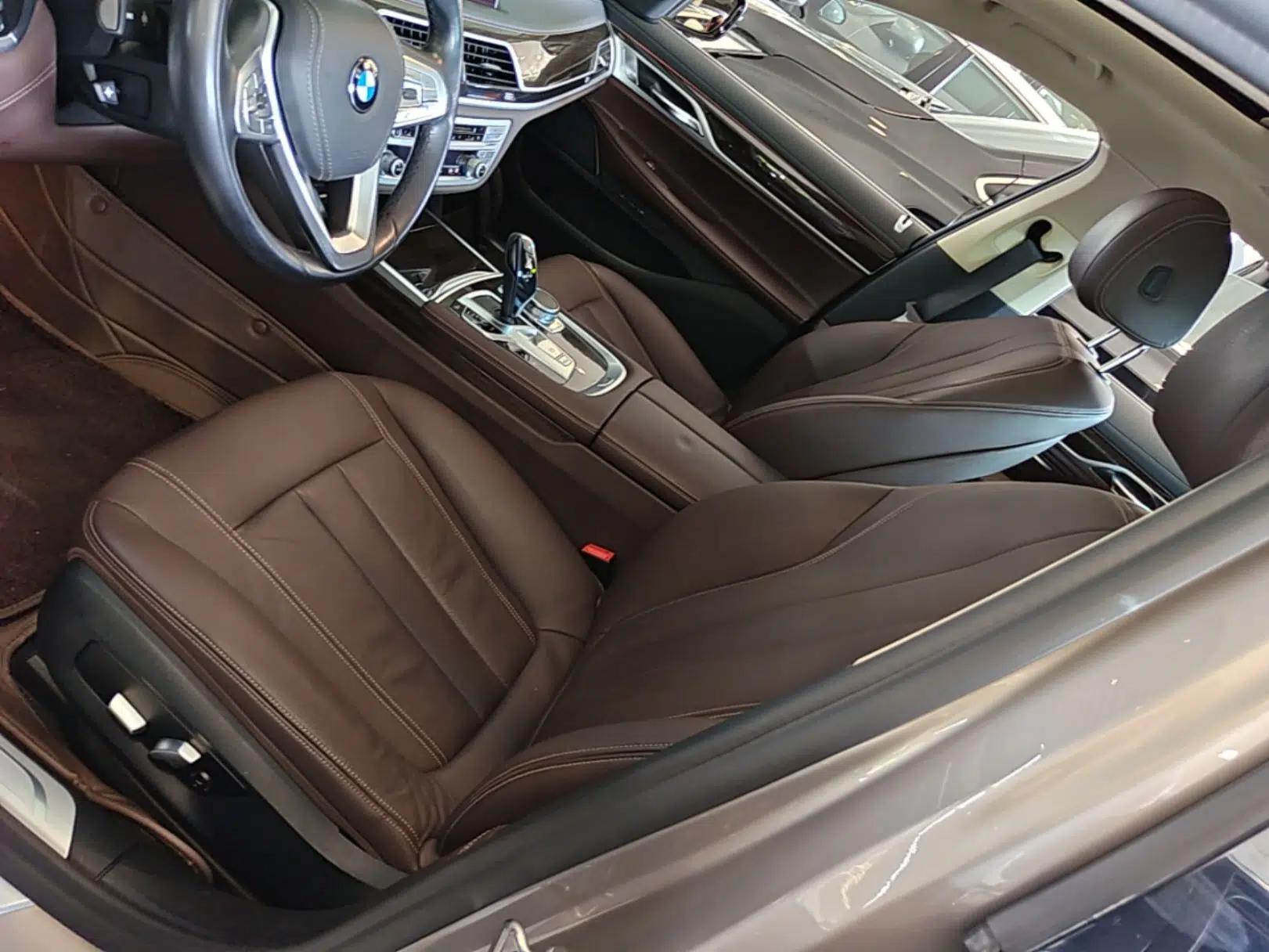 BMW 7 Series 2018 730Li Leading Model Excellence Package — миниатюра 17