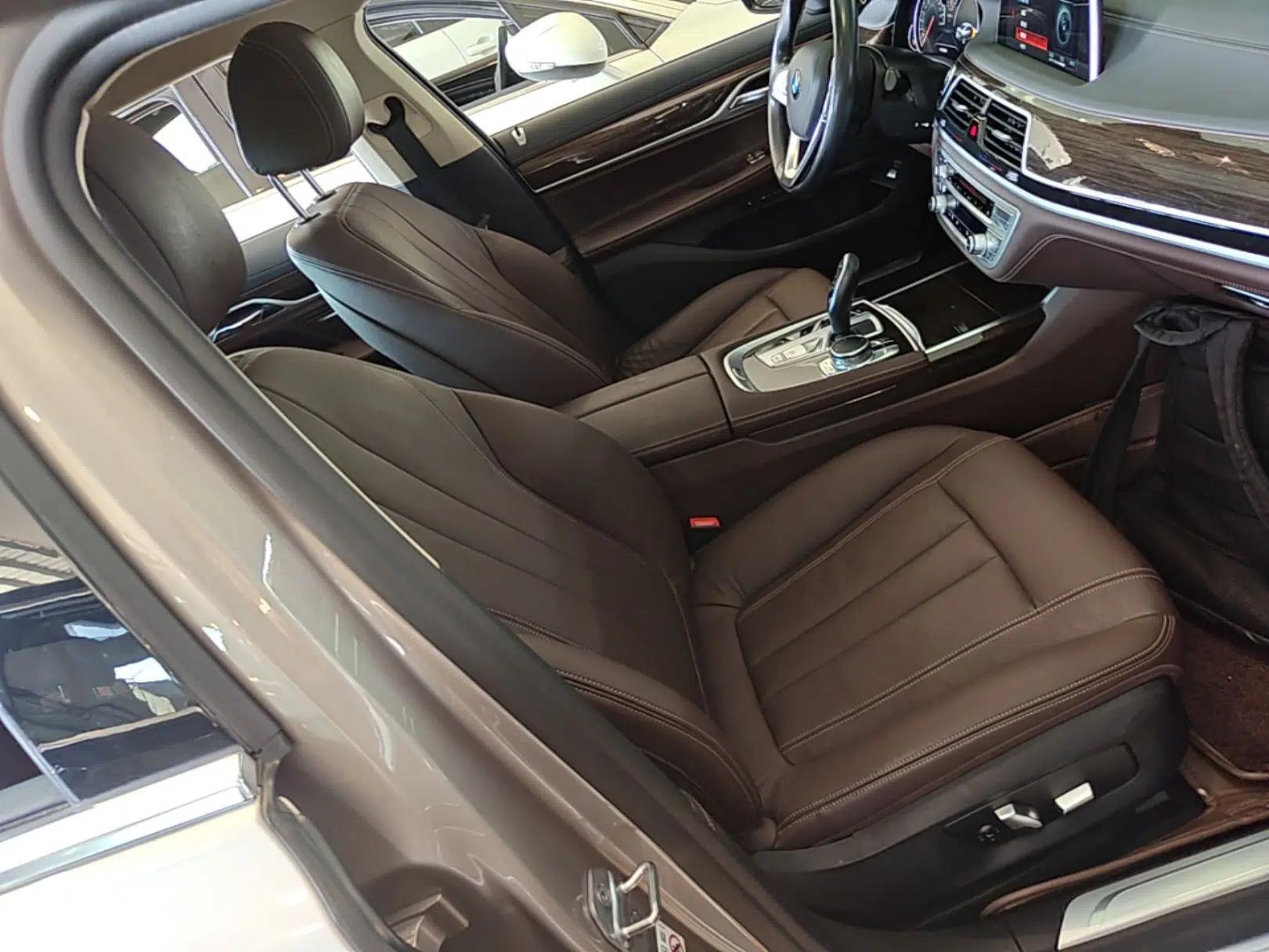 BMW 7 Series 2018 730Li Leading Model Excellence Package — миниатюра 19