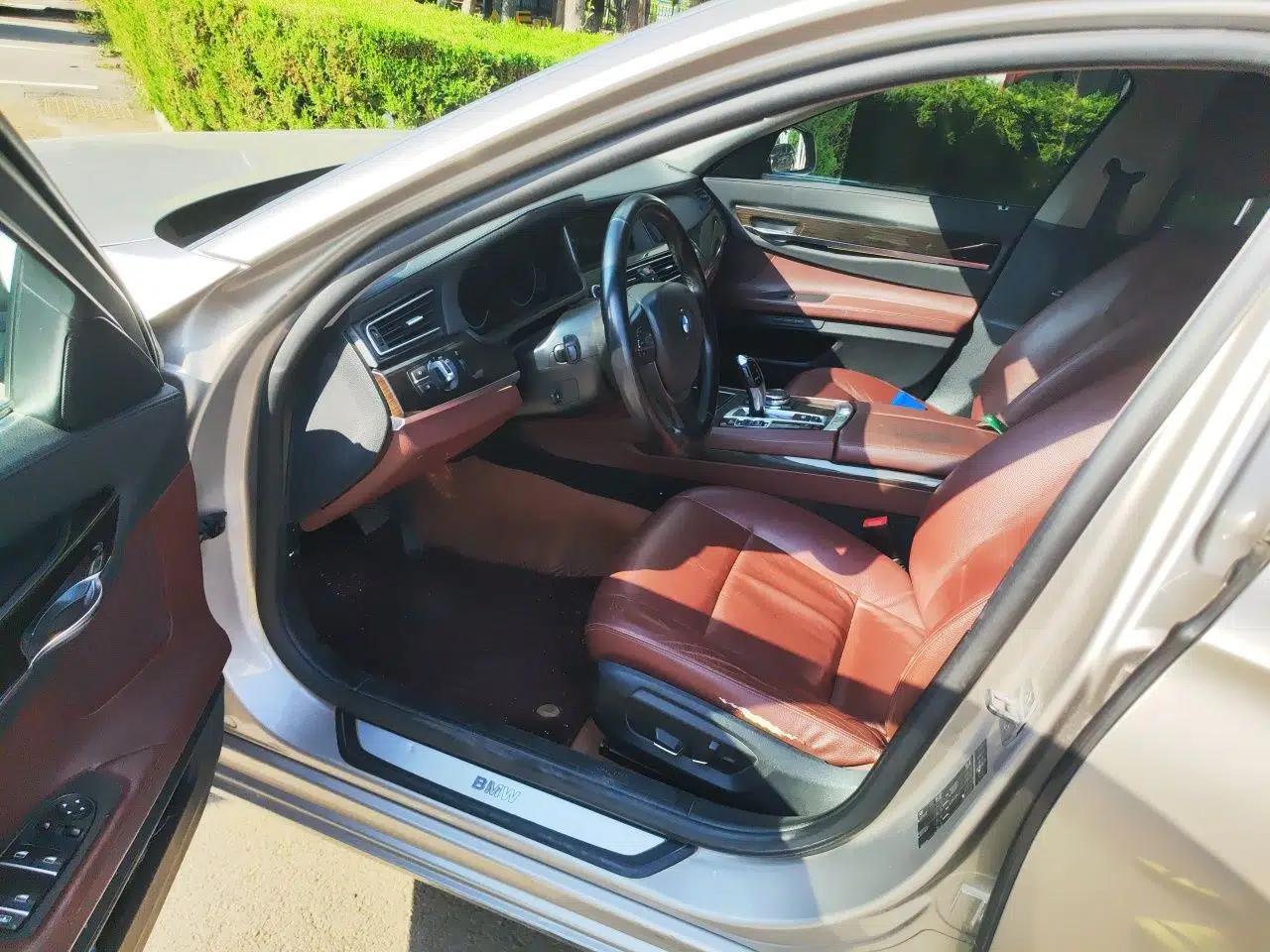 BMW 7 Series 2013 730Li Leading Model — миниатюра 16