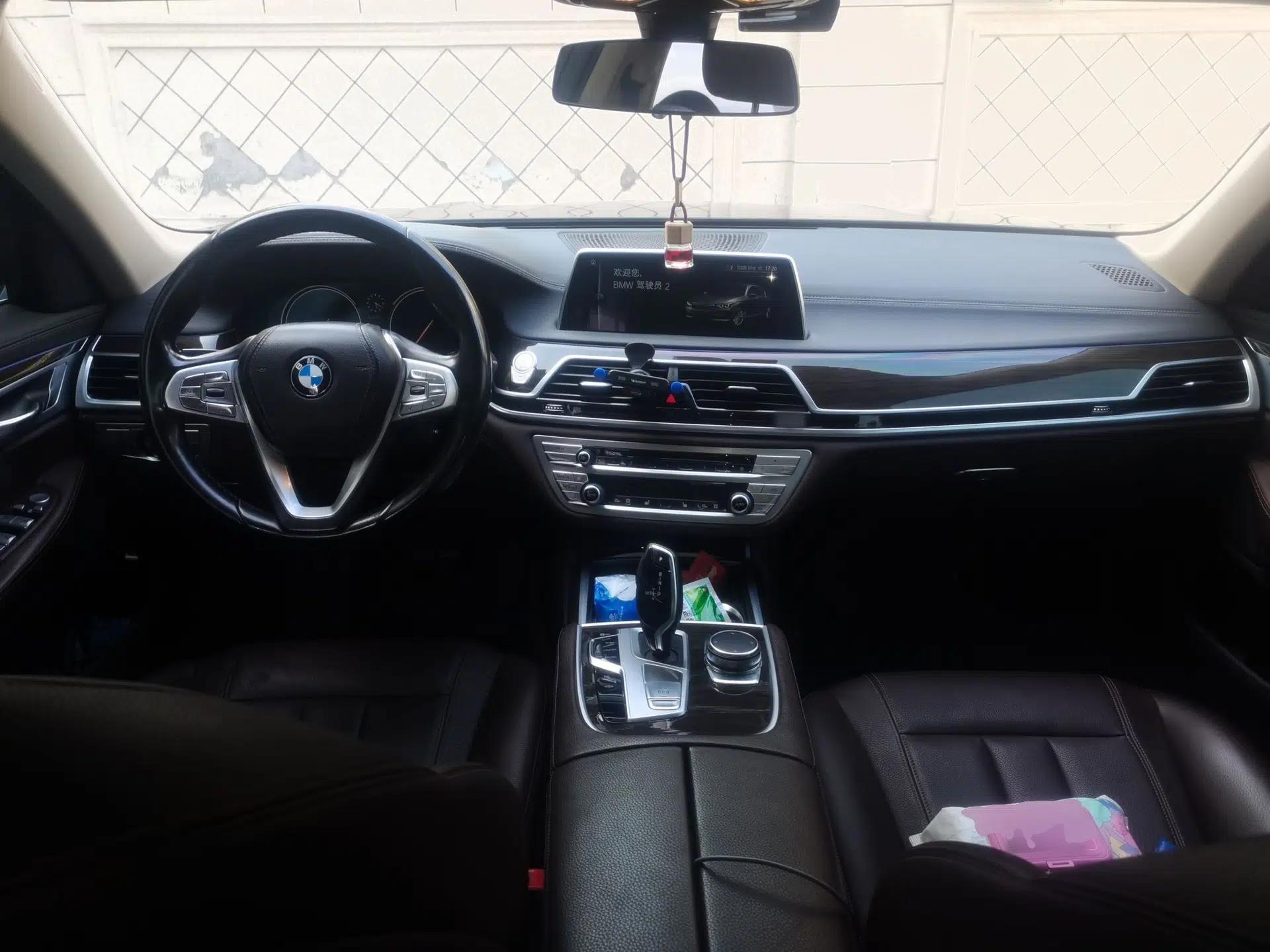 BMW 7 Series 2017 730Li Leading Model — миниатюра 9